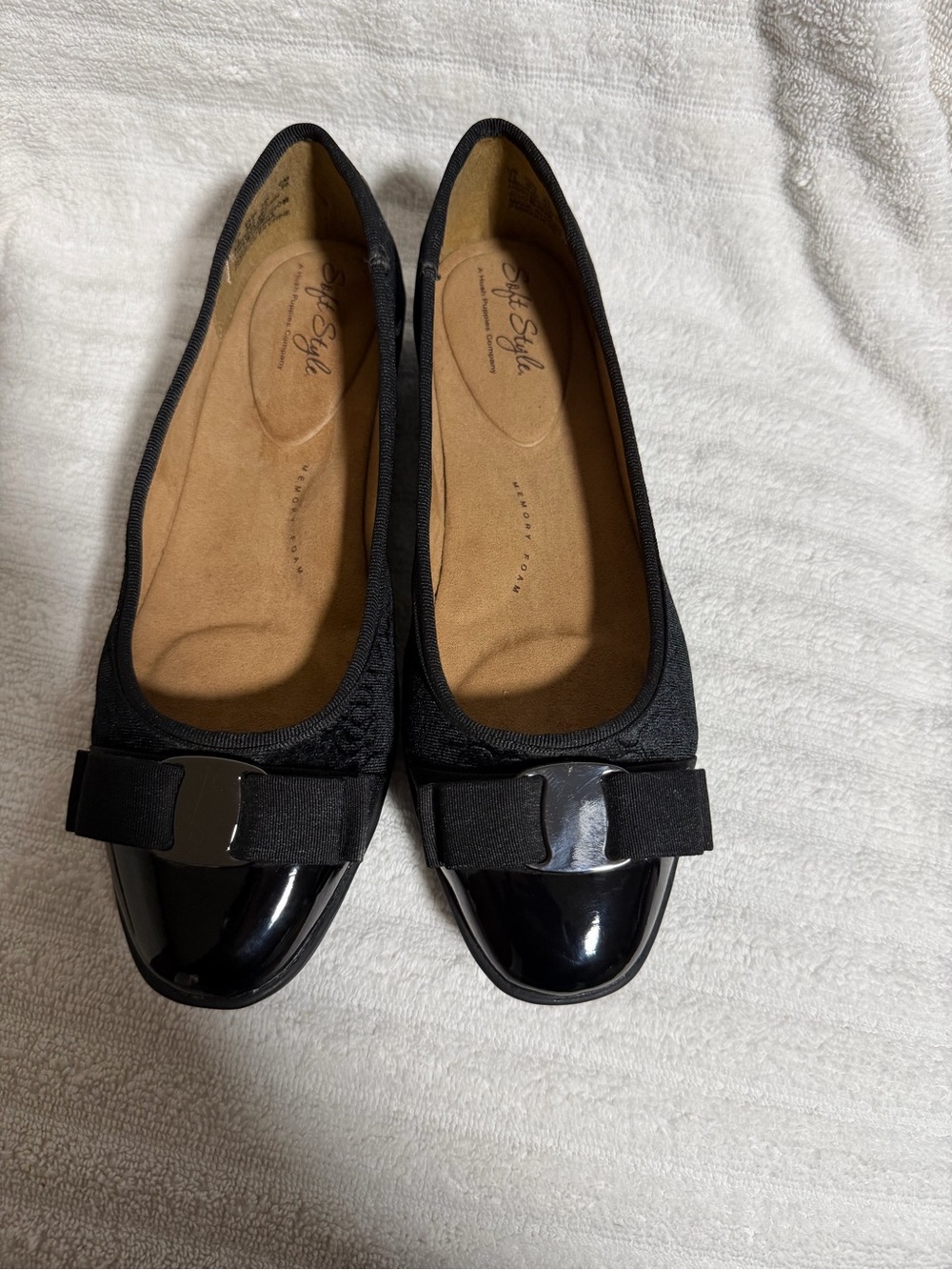 Soft Style by Hush Puppies Black Ballet Flats Patent Toe/Velvet with Bow 7.5
